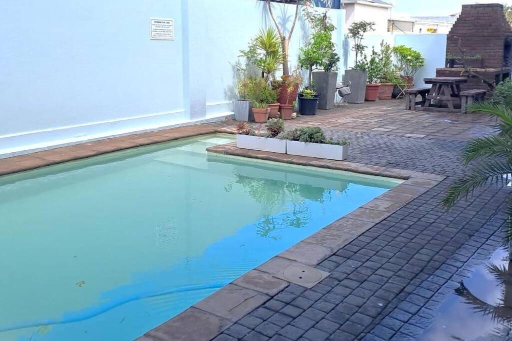 1 Anchor Bay Apartamento